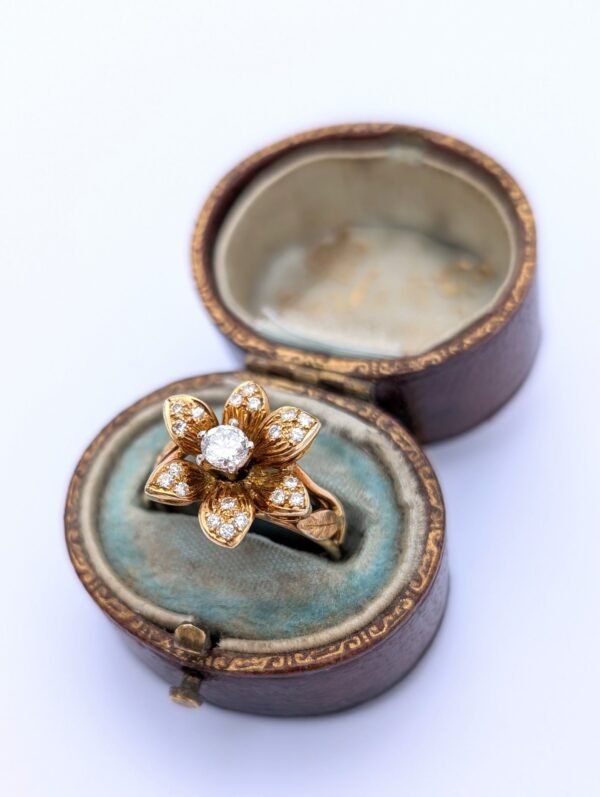 Vintage 18ct Gold & Diamond Flower Ring