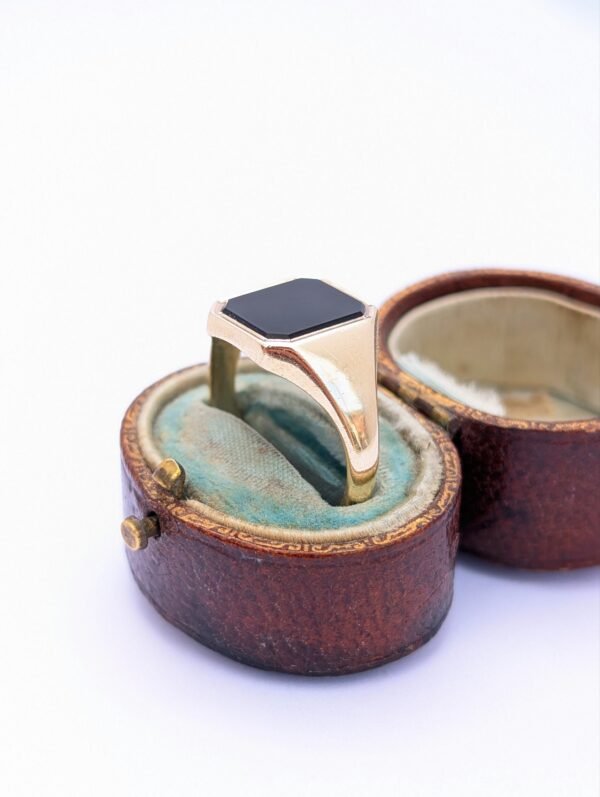 Art Deco Style 9ct Signet Ring with Onyx - Image 5