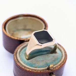 Art Deco Style 9ct Signet Ring with Onyx