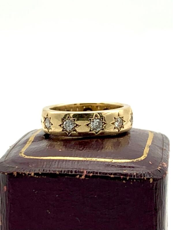 Vintage 9ct & Diamond Flush Set Band - Image 5