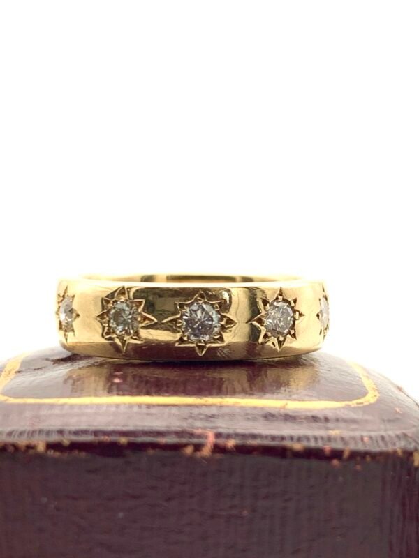 Vintage 9ct & Diamond Flush Set Band - Image 6