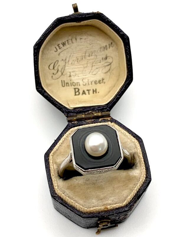 Art Deco Platinum, Onyx & Natural Pearl Ring - Image 3