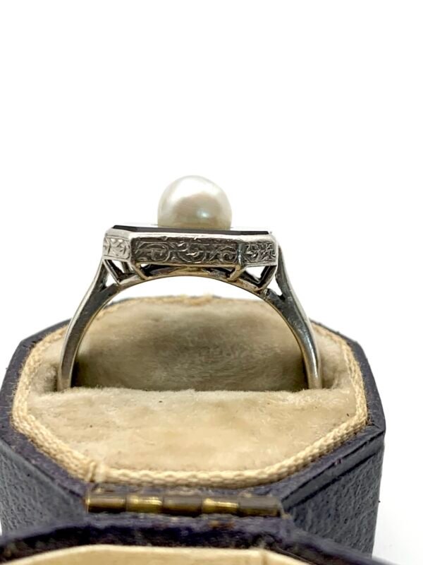 Art Deco Platinum, Onyx & Natural Pearl Ring - Image 5
