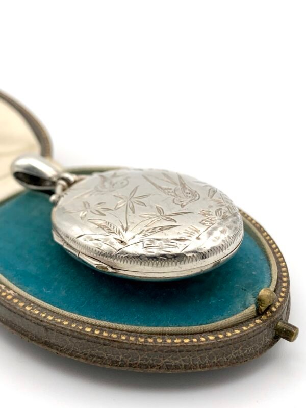 Victorian Aesthetic Movement Silver Locket with Birds - Image 3