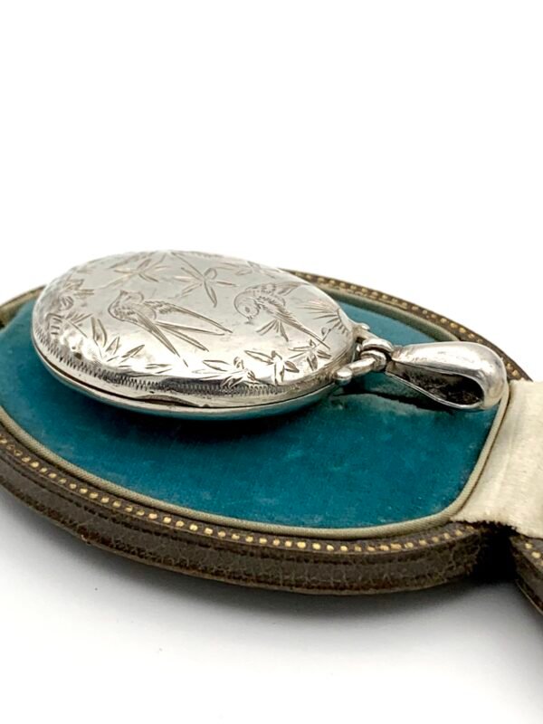 Victorian Aesthetic Movement Silver Locket with Birds - Image 4