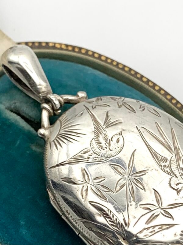 Victorian Aesthetic Movement Silver Locket with Birds - Image 5