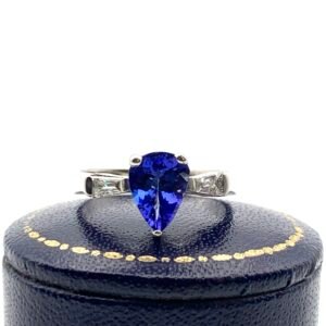 18ct Tanzanite & Diamond White Gold Ring